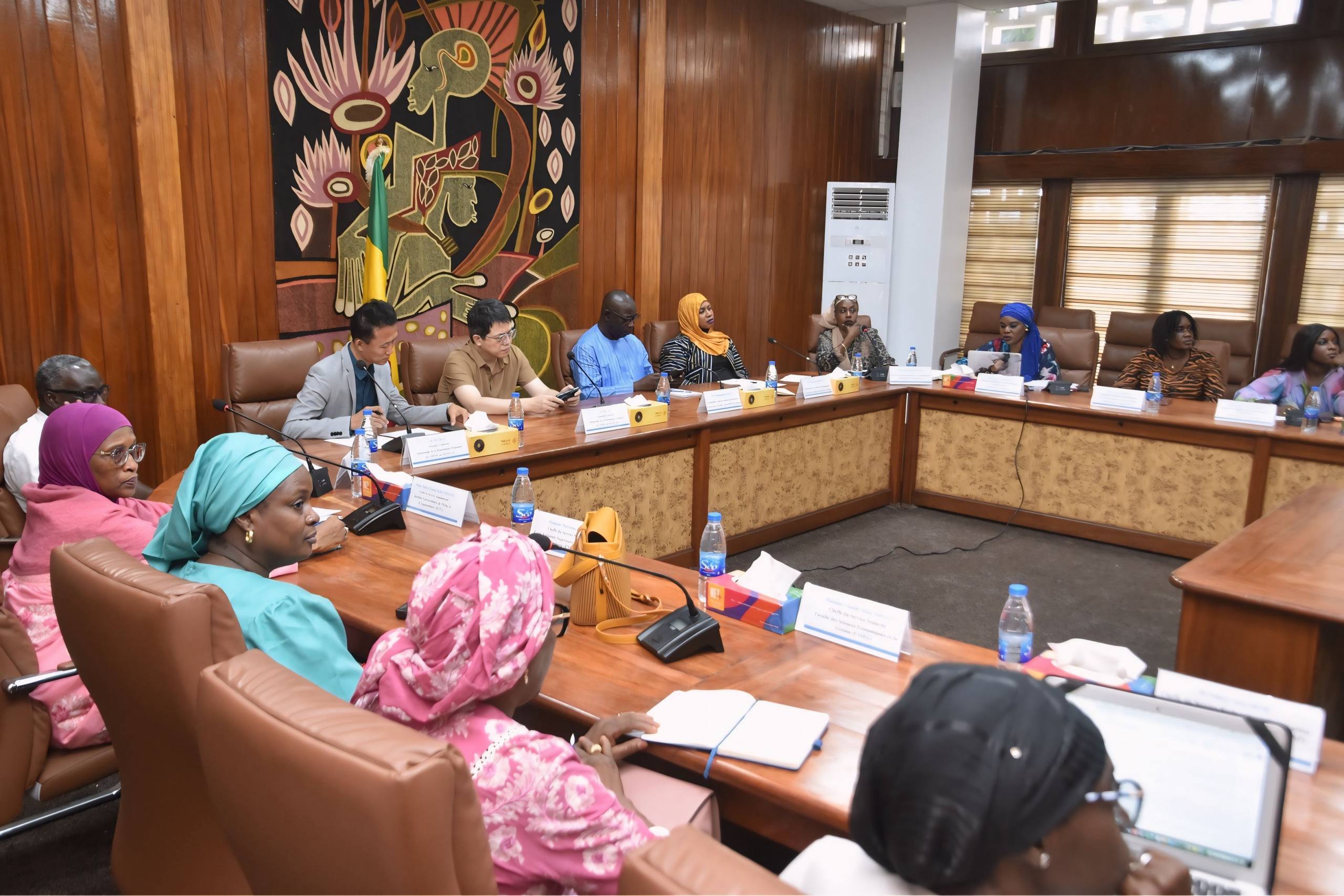 Séance de travail entre l’UCAD et l’Ambassade de Chine sur les bourses d’appui aux étudiants